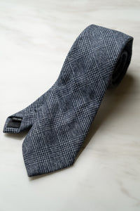 AT129GY Middle Grey Check Tie