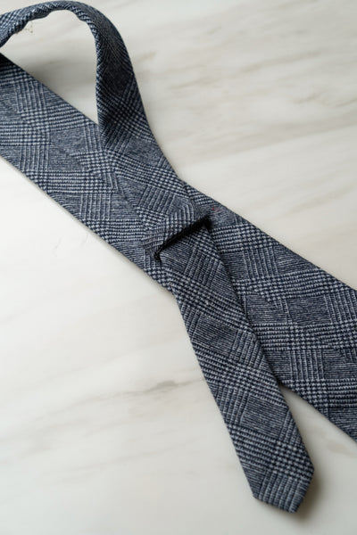 AT129GY Middle Grey Check Tie