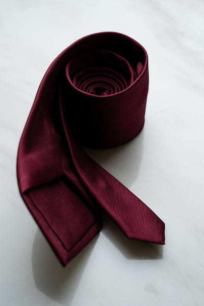 AT139RD Solid Color Tie in Burgundy Red