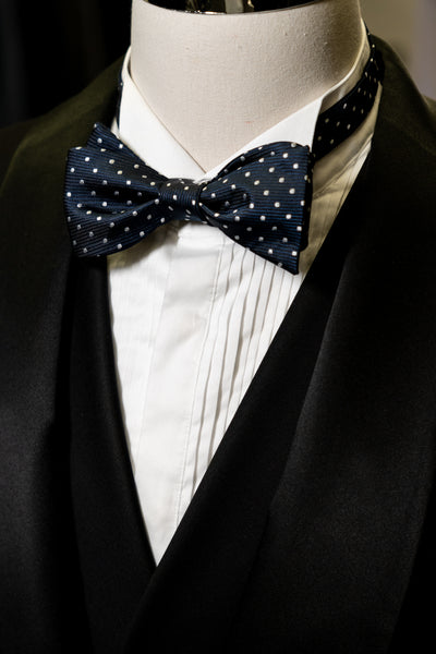 B127BU Blue Dots Self Bow Tie