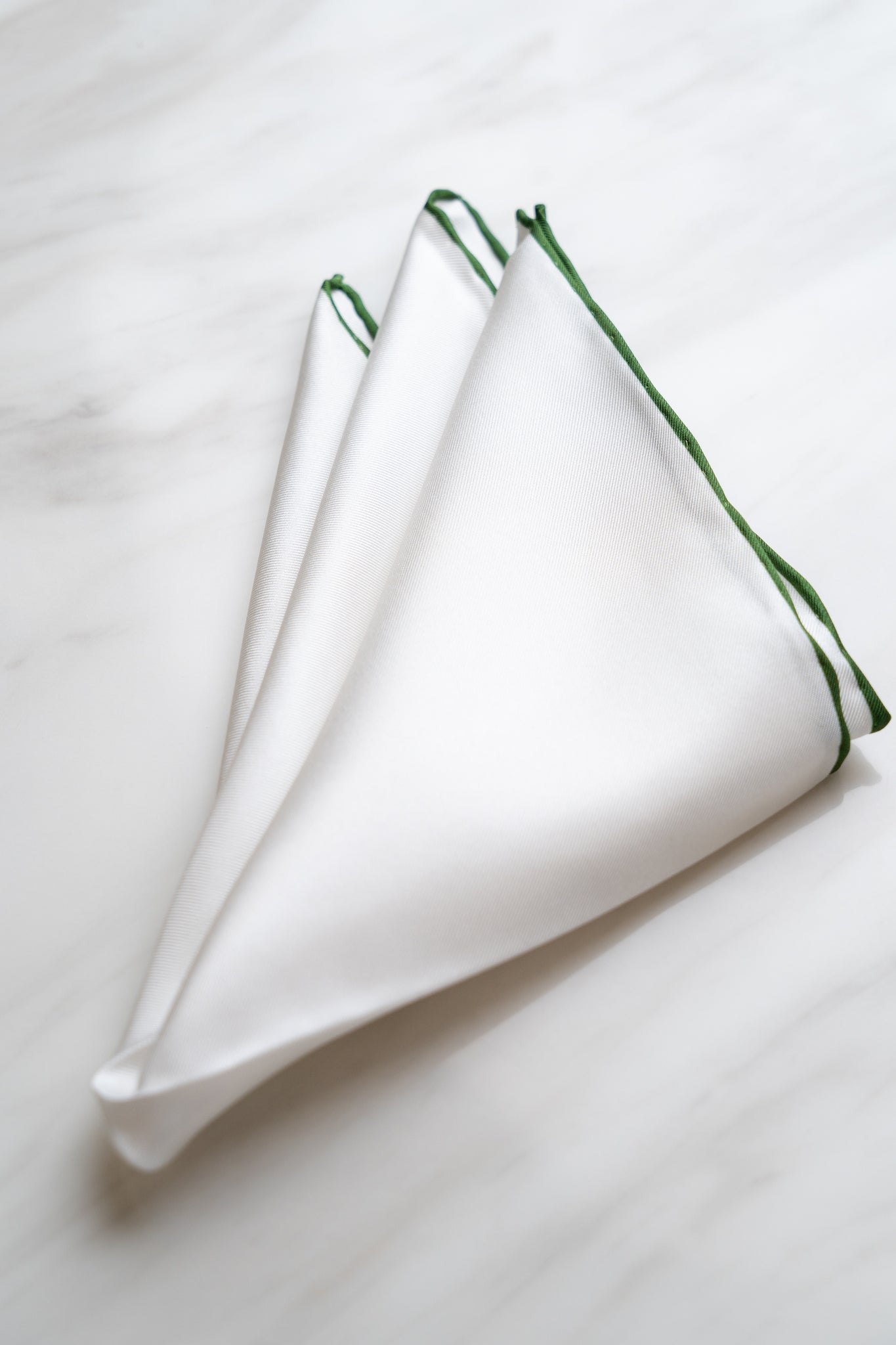 PS011WTGN White Pocket Square With Green Border