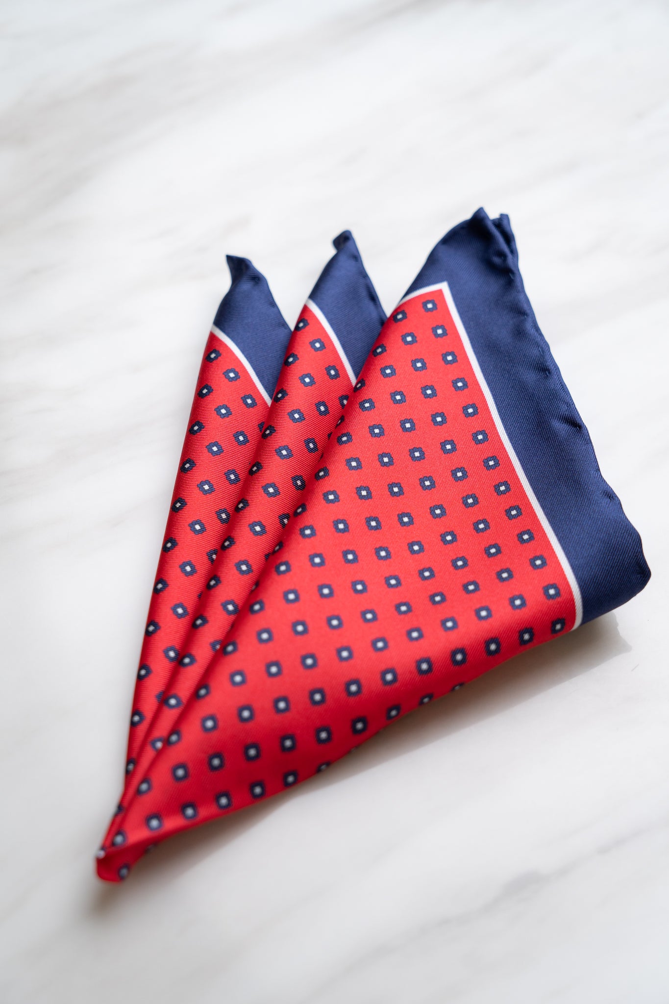 PS038RD Red Dots Pocket Squares with Blue Bordar